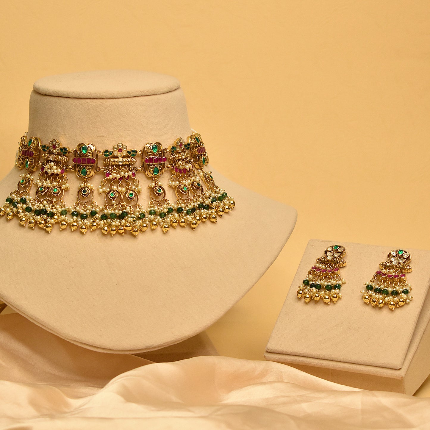 Svarnashree Necklace Set